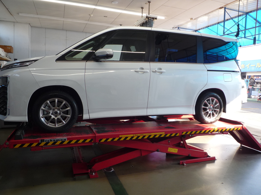 ヴォクシー2056016 (3).JPG