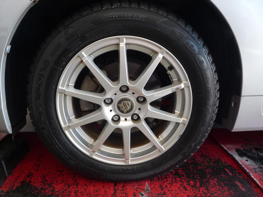 プリウスα2056016 (2).JPG